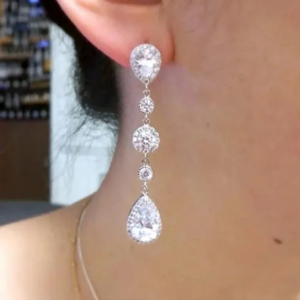 ✨️3 For $15✨️ Pear Shape Crystal Drop Earrings - Picture 4 of 4